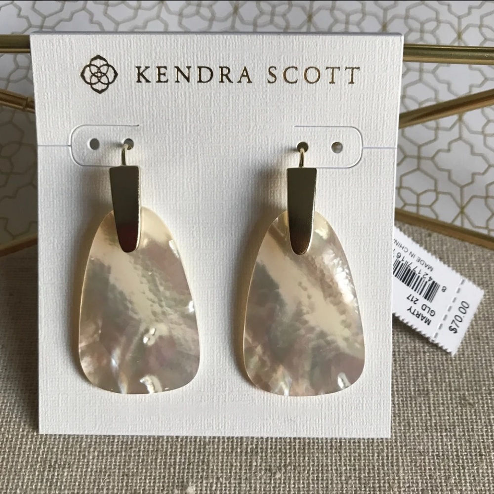 SOLD❗️Kendra Scott Marty Earrings In Ivory MOP